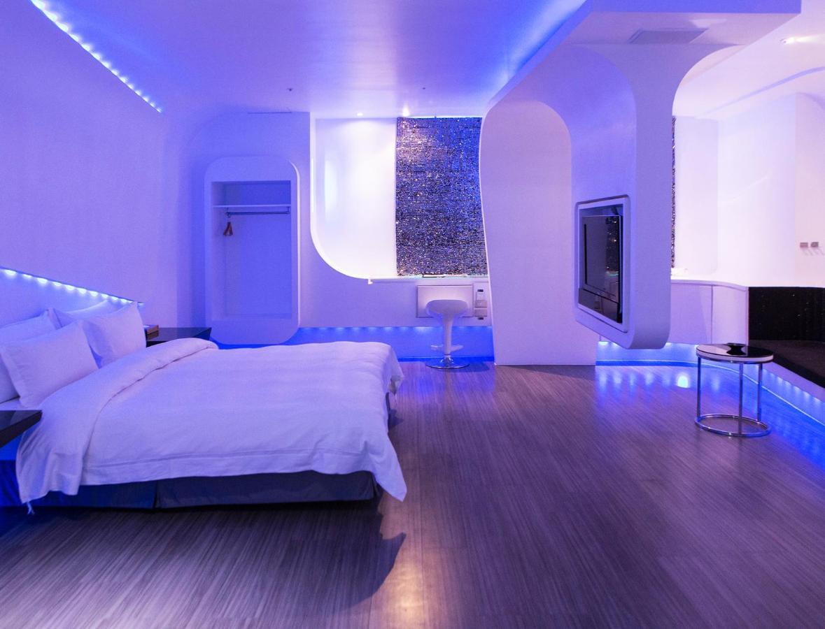 All-Ur Boutique Motel - Taichung Branch Buitenkant foto