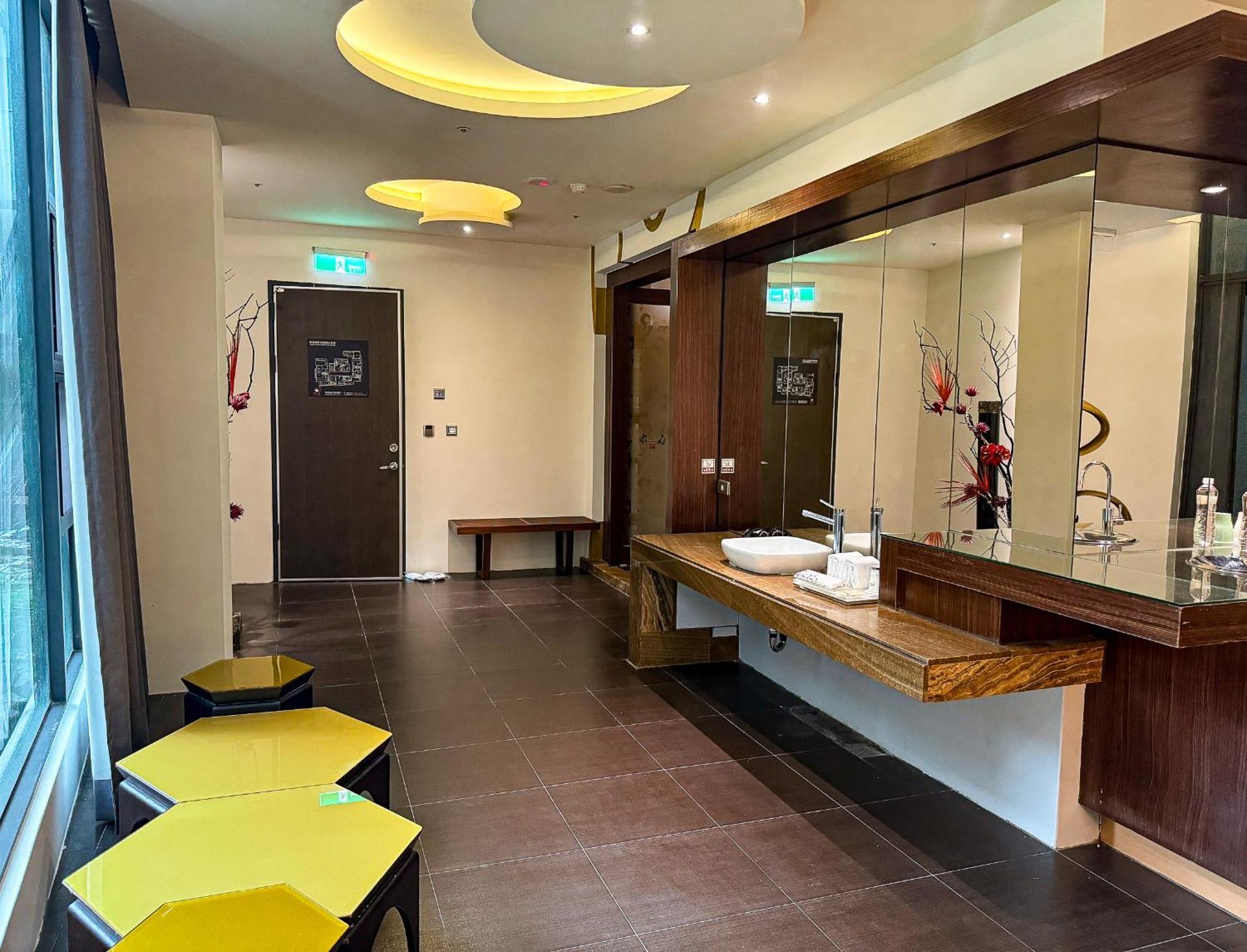 All-Ur Boutique Motel - Taichung Branch Buitenkant foto