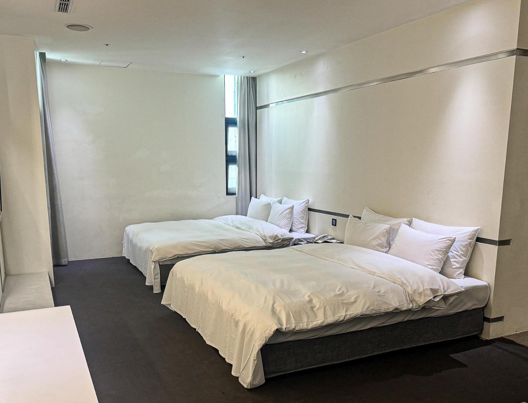 All-Ur Boutique Motel - Taichung Branch Buitenkant foto