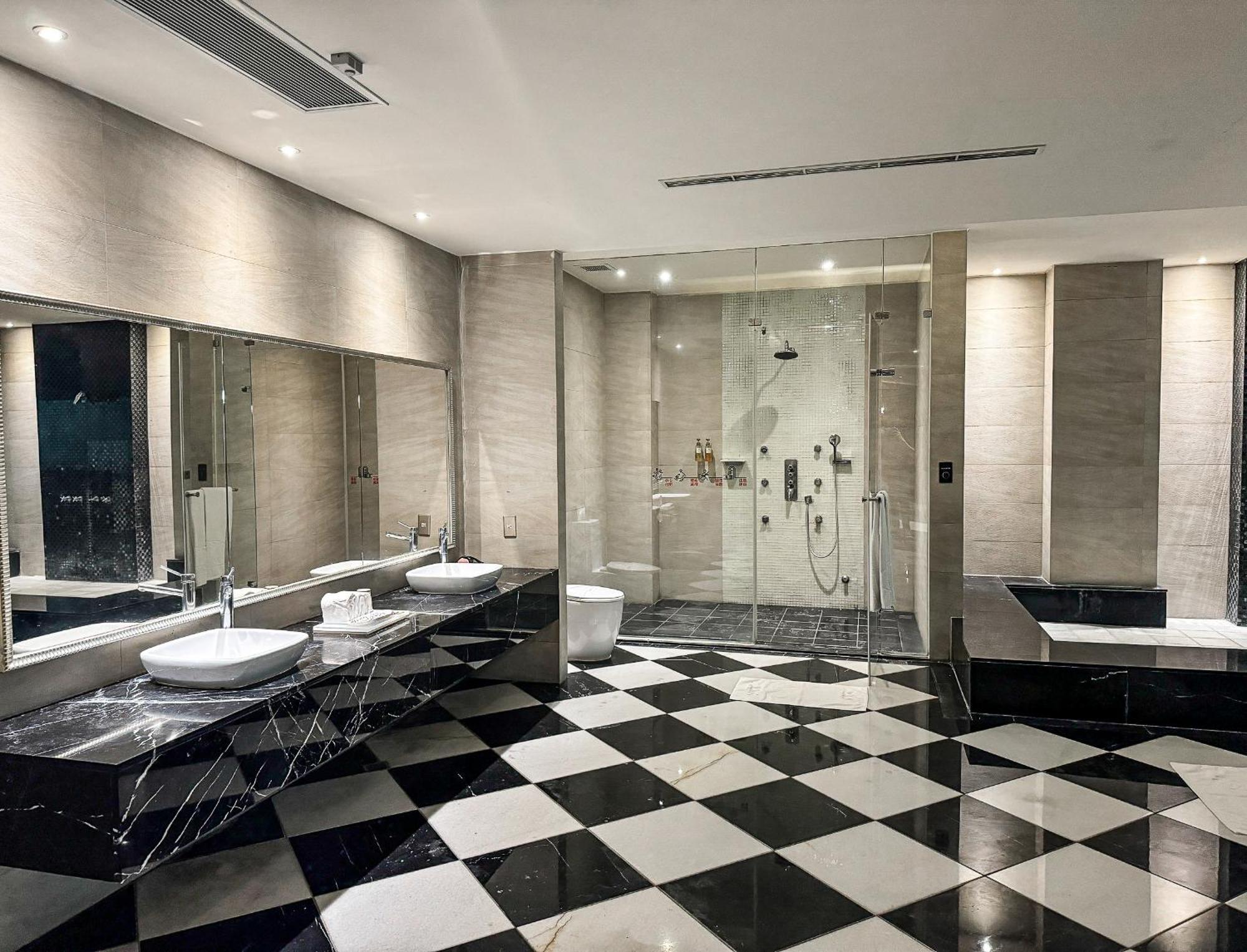 All-Ur Boutique Motel - Taichung Branch Buitenkant foto