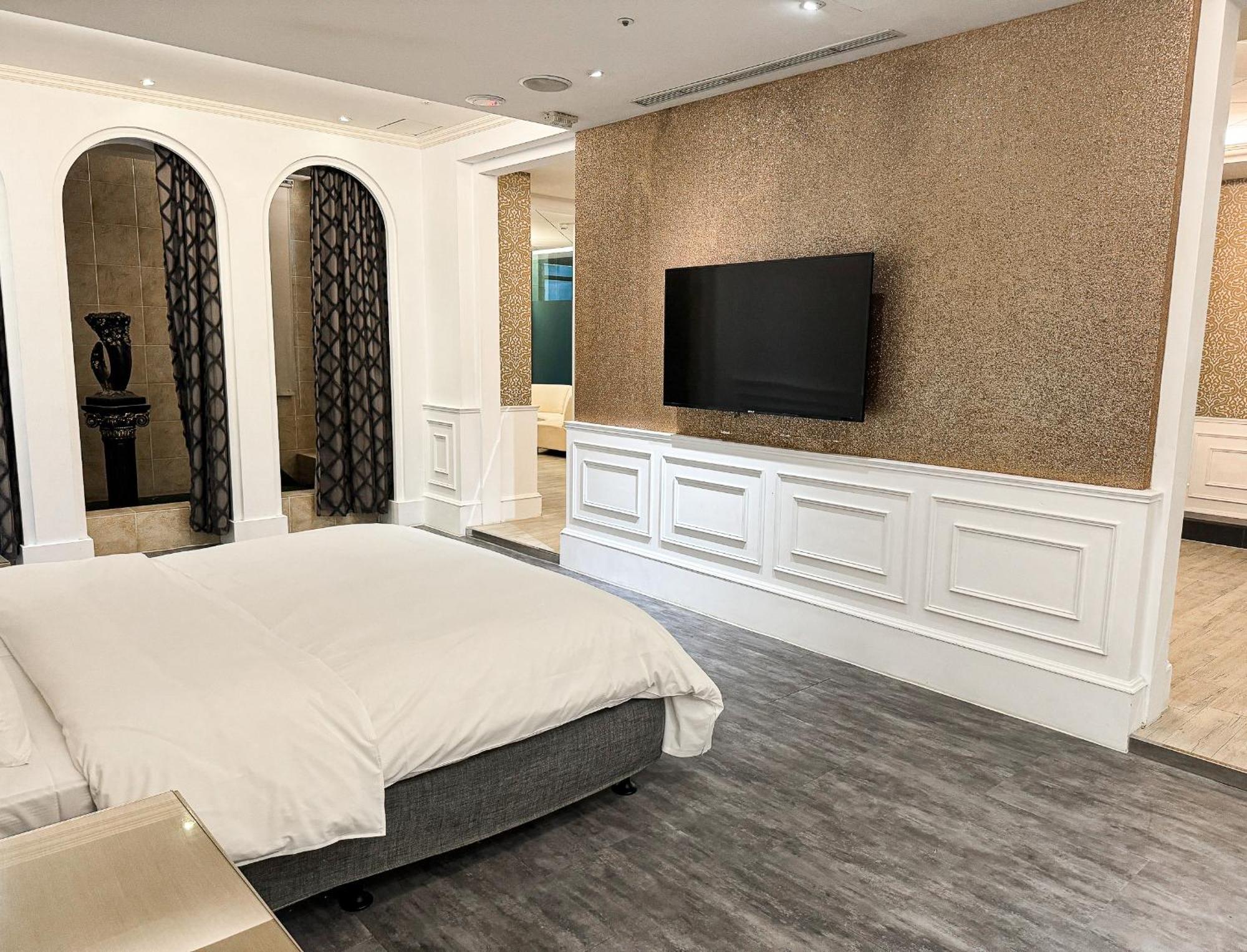 All-Ur Boutique Motel - Taichung Branch Buitenkant foto