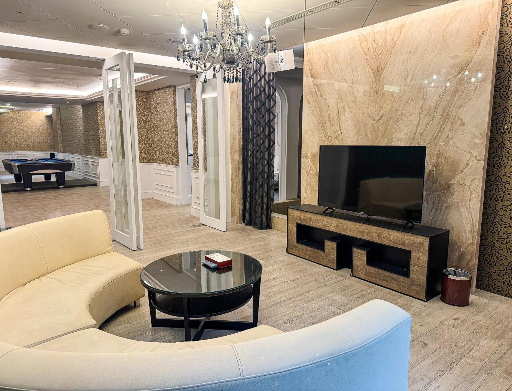 All-Ur Boutique Motel - Taichung Branch Buitenkant foto