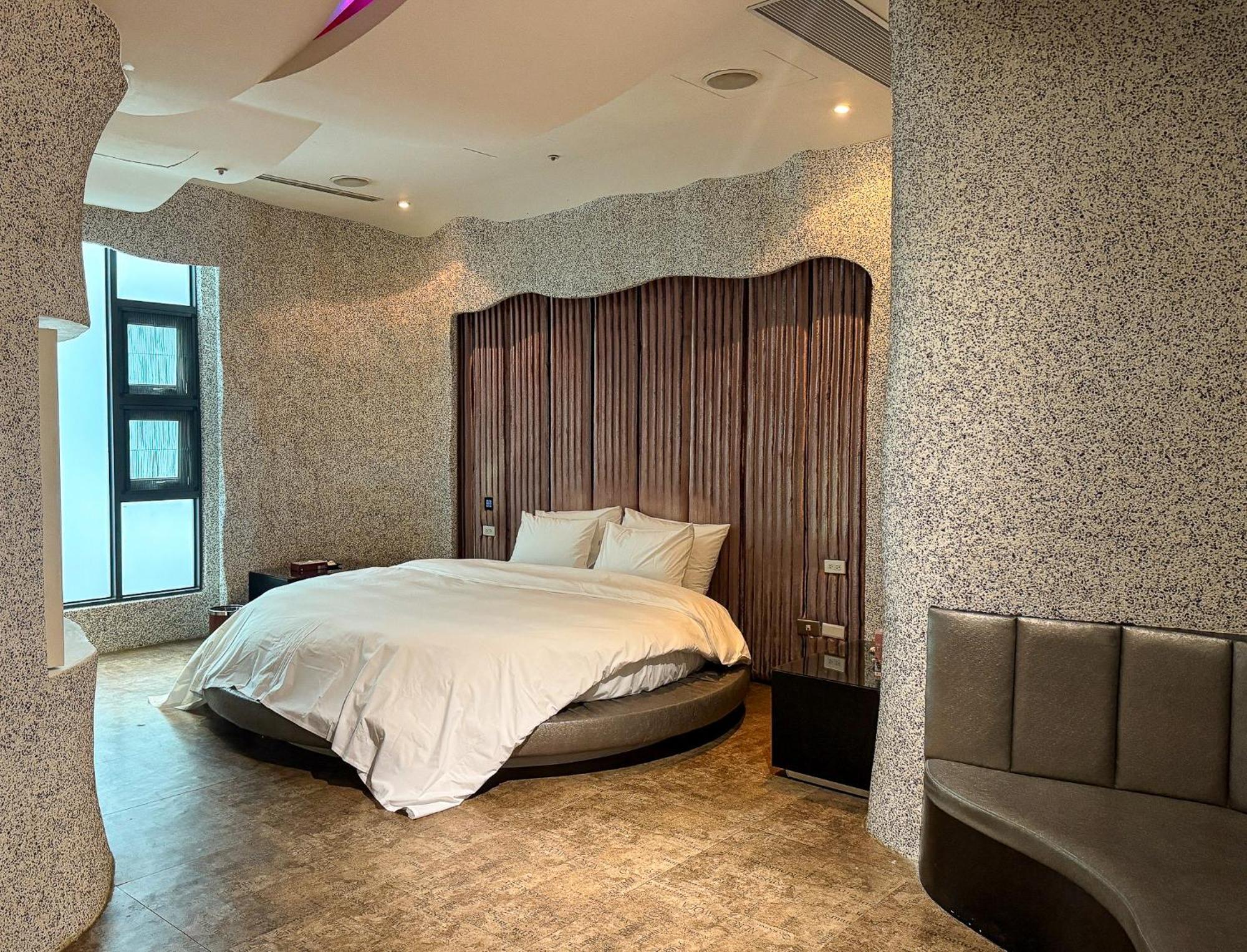 All-Ur Boutique Motel - Taichung Branch Buitenkant foto