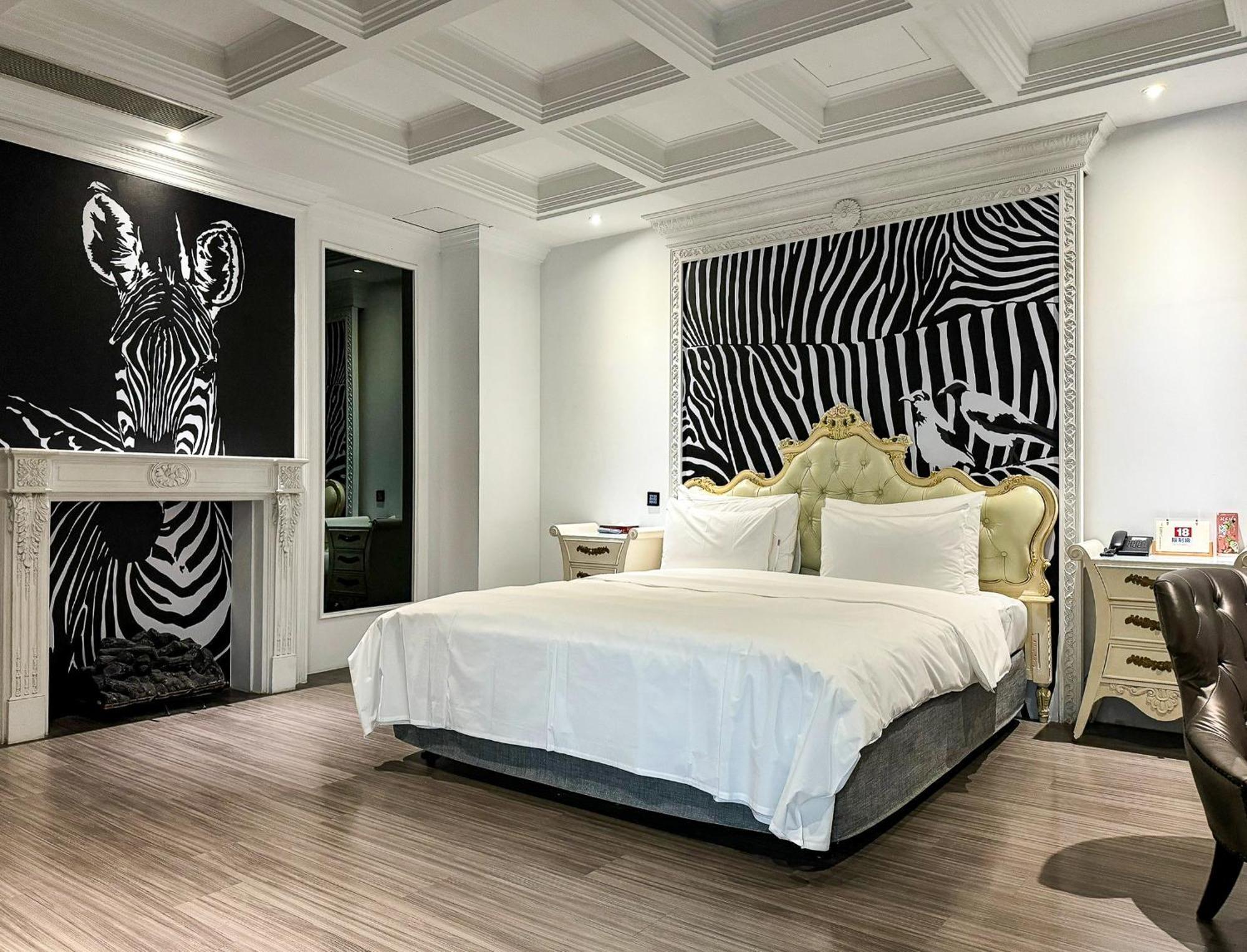 All-Ur Boutique Motel - Taichung Branch Buitenkant foto
