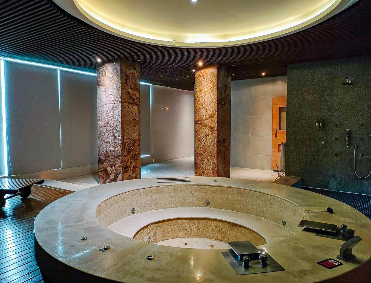 All-Ur Boutique Motel - Taichung Branch Buitenkant foto